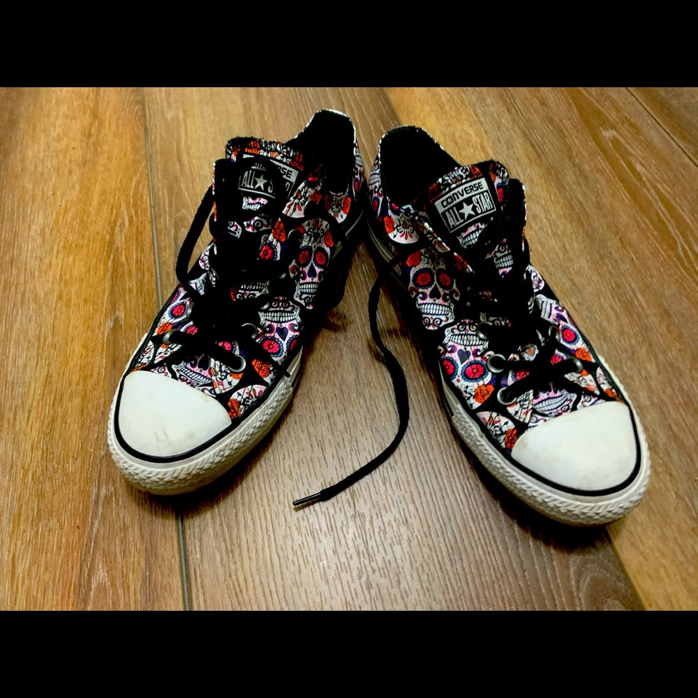 Converse Sugar Skull shoes